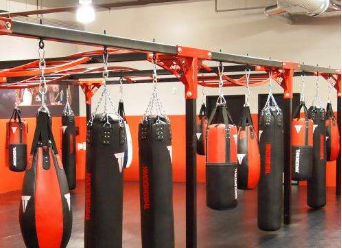 拳击沙袋使用起重草莓视频网页版污悬挂