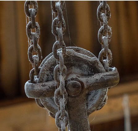 受到侵蚀的起重草莓视频网页版污